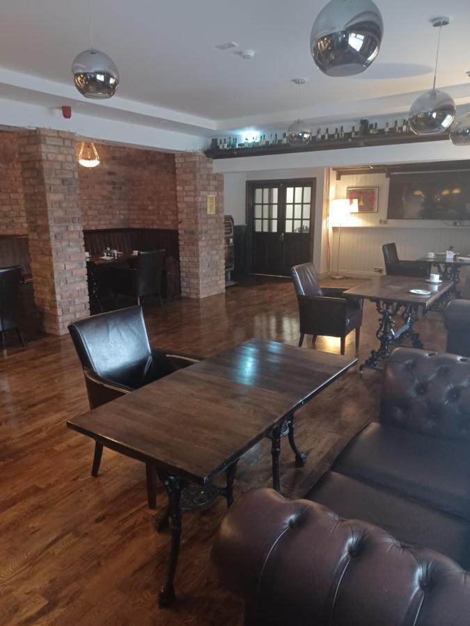 The Midway Bar & Guesthouse Данглоу Экстерьер фото