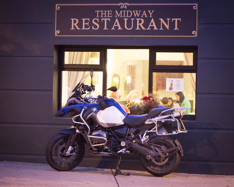 The Midway Bar & Guesthouse Данглоу Экстерьер фото